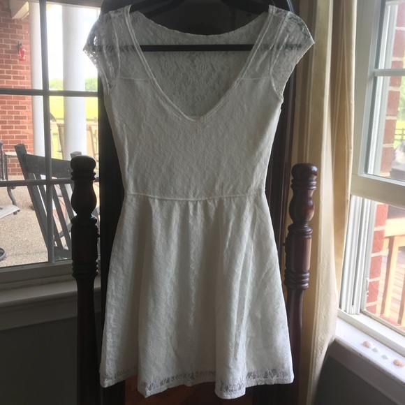 White Hollister sun dress - Picture 2 of 6